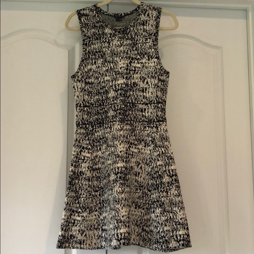 Brand new never worn black and white Theory dress